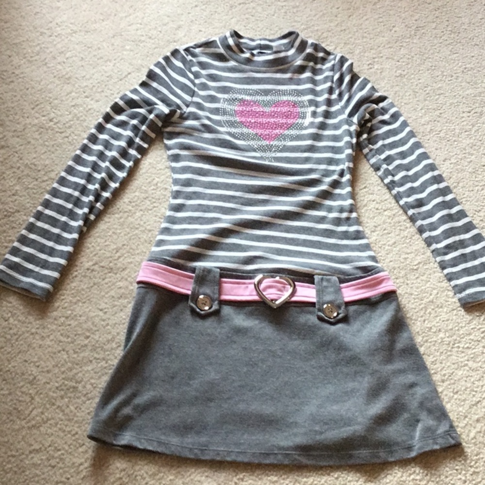 Girls size 14/16 valentines heart dress.